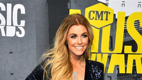 lindsay ell husband|Lindsay Ells Boyfriend: She Dated Bobby Bones and。